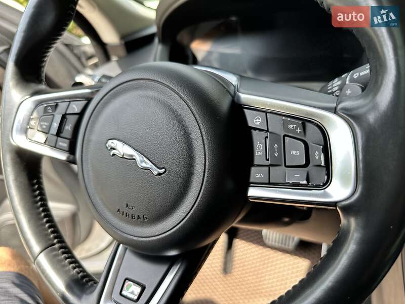 Позашляховик / Кросовер Jaguar F-Pace 2016 в Львові
