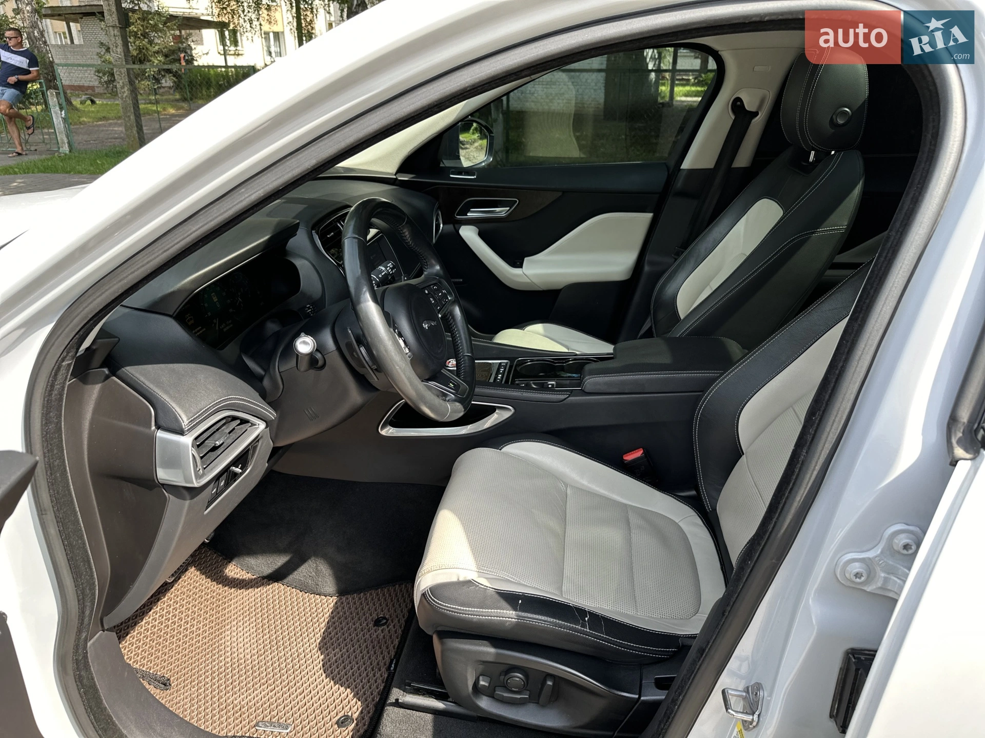 2016 Jaguar F-Pace - мініатюра 45