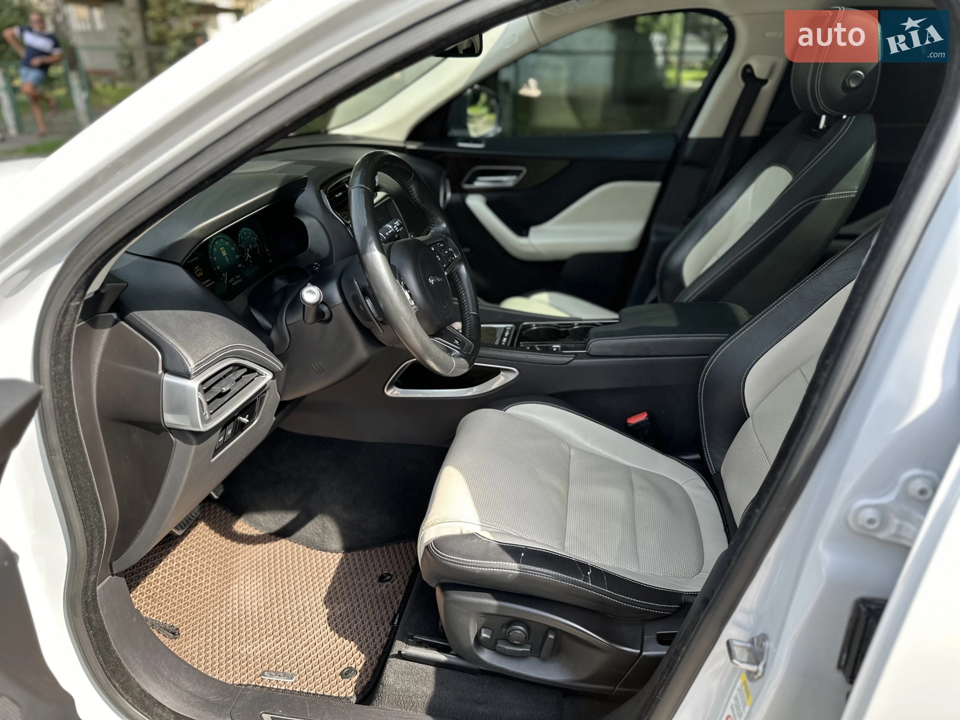 2016 Jaguar F-Pace - мініатюра 46
