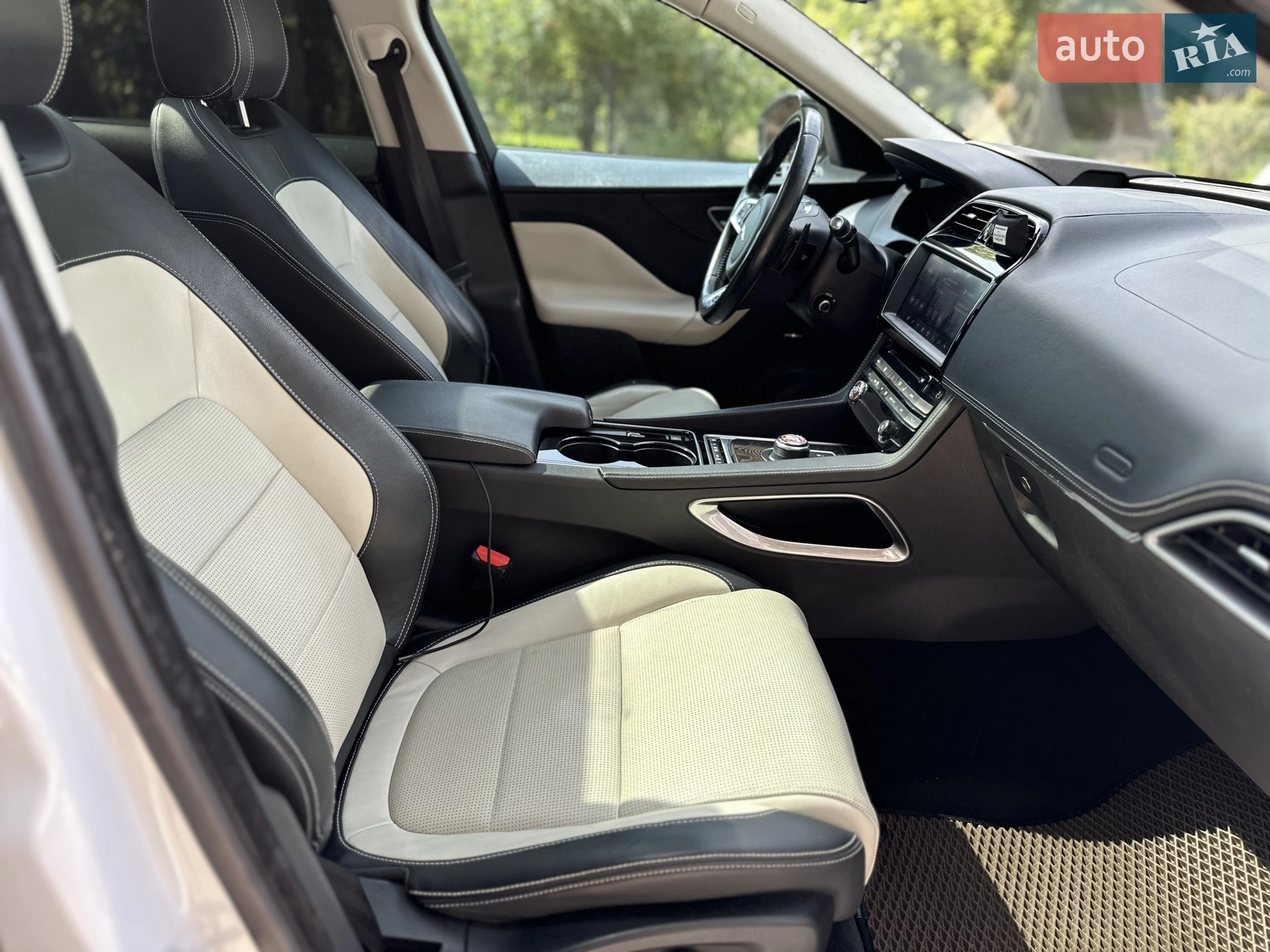 2016 Jaguar F-Pace - мініатюра 52