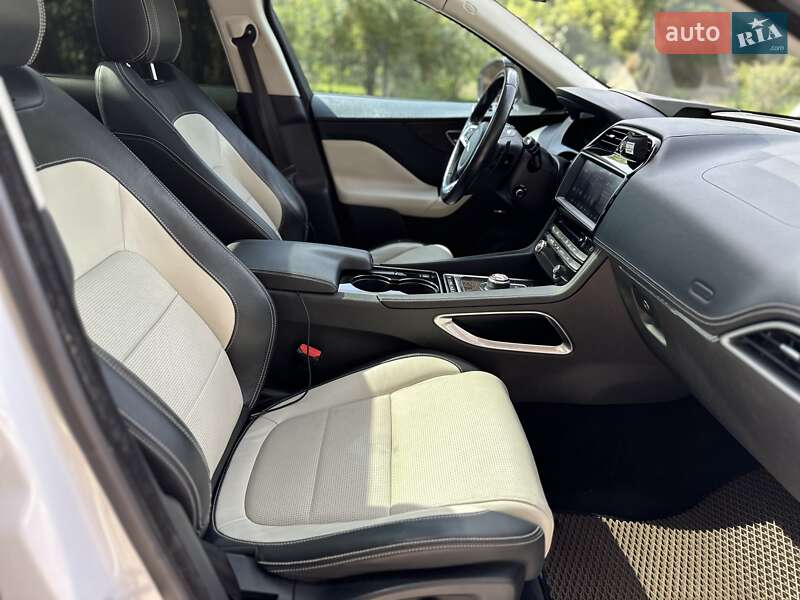 Позашляховик / Кросовер Jaguar F-Pace 2016 в Львові