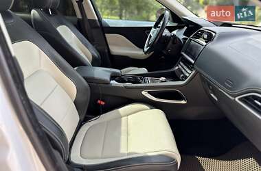 Внедорожник / Кроссовер Jaguar F-Pace 2016 в 