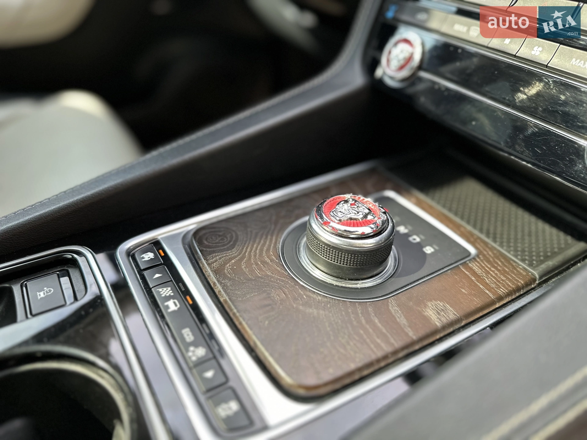 2016 Jaguar F-Pace - мініатюра 54