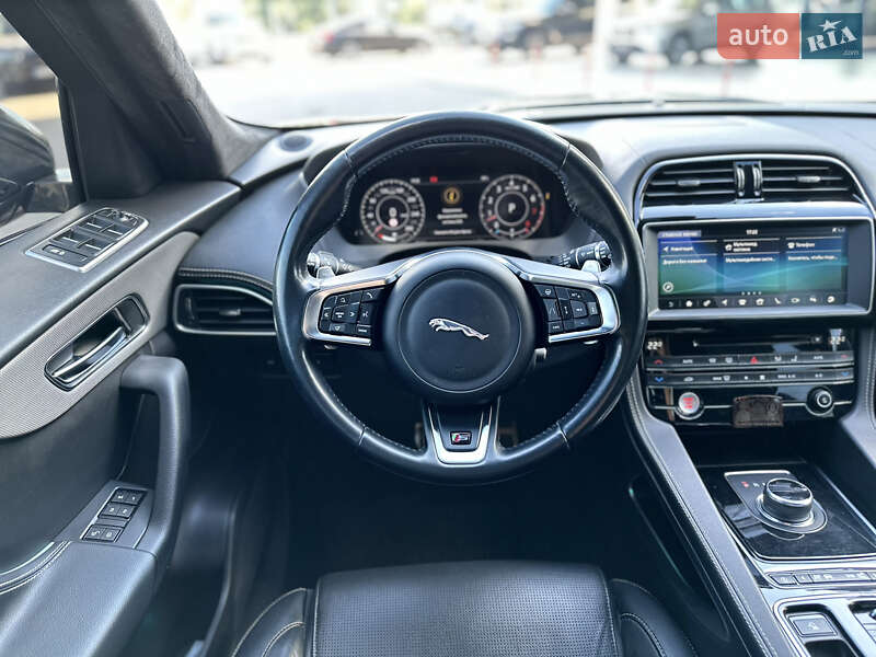 Позашляховик / Кросовер Jaguar F-Pace 2018 в Полтаві