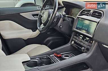 Внедорожник / Кроссовер Jaguar F-Pace 2016 в 