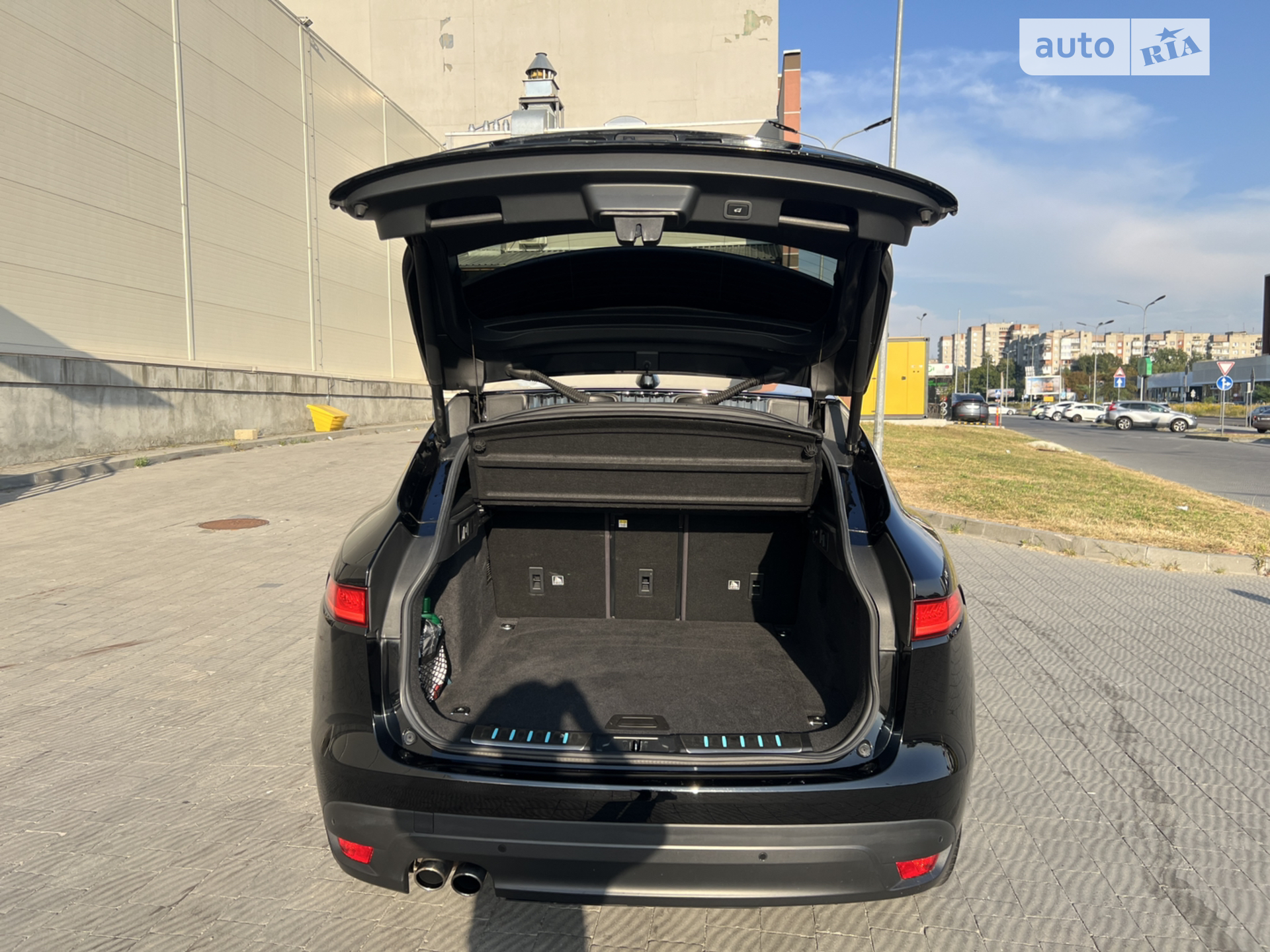 2018 Jaguar F-Pace - мініатюра 16