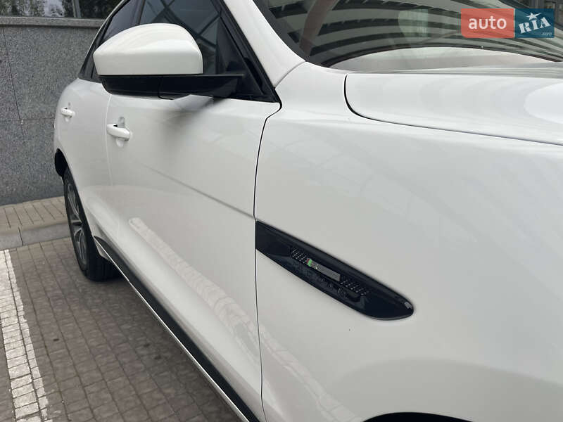 Внедорожник / Кроссовер Jaguar F-Pace 2016 в Киеве