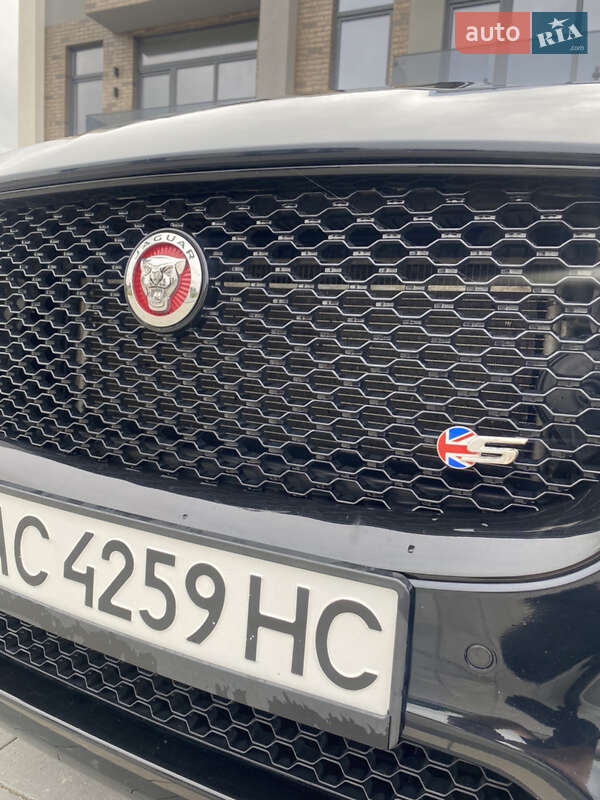 Позашляховик / Кросовер Jaguar F-Pace 2019 в Києві