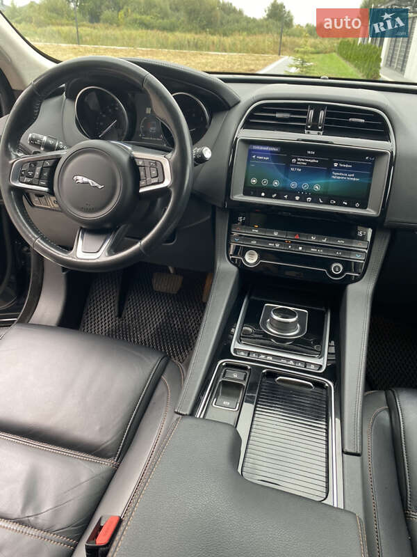 Позашляховик / Кросовер Jaguar F-Pace 2019 в Києві