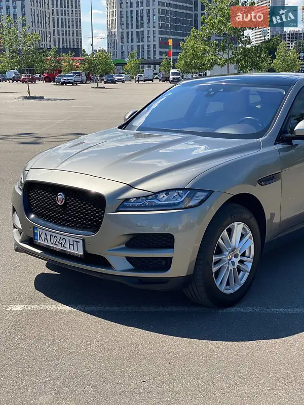 Внедорожник / Кроссовер Jaguar F-Pace 2017 в 