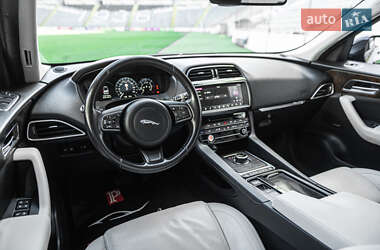 Внедорожник / Кроссовер Jaguar F-Pace 2016 в 