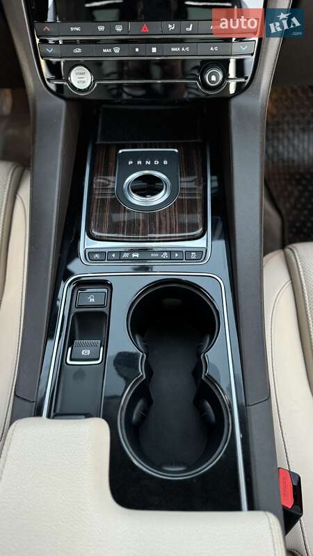 Позашляховик / Кросовер Jaguar F-Pace 2016 в Фастові фото 42 Позашляховик / Кросовер Jaguar F-Pace 2016 в Фастові