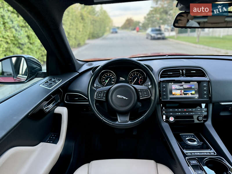Позашляховик / Кросовер Jaguar F-Pace 2016 в Львові