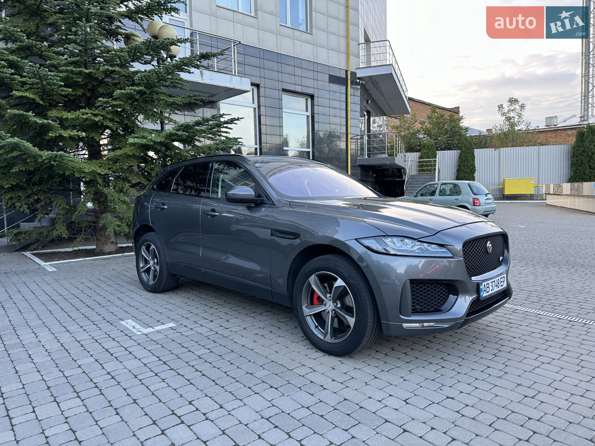 2016 Jaguar F-Pace - мініатюра 39