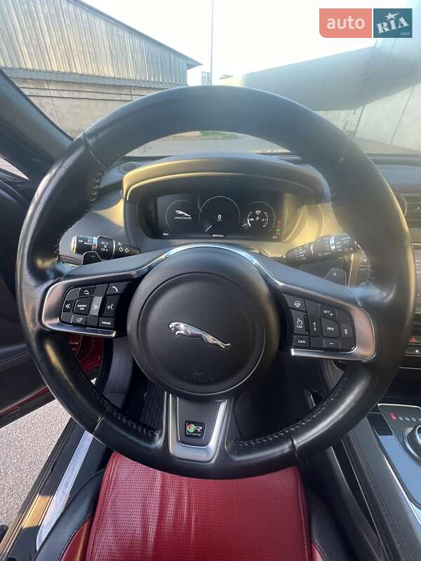 Внедорожник / Кроссовер Jaguar F-Pace 2016 в Киеве