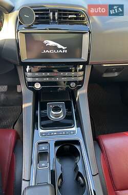 Внедорожник / Кроссовер Jaguar F-Pace 2016 в Киеве