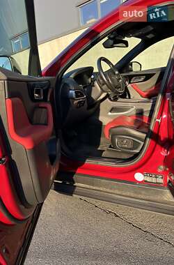 Внедорожник / Кроссовер Jaguar F-Pace 2016 в 