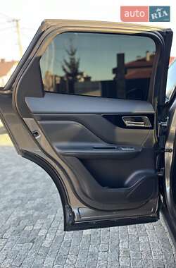 Внедорожник / Кроссовер Jaguar F-Pace 2016 в 
