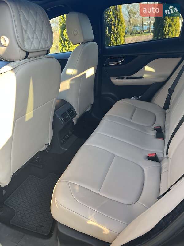 Позашляховик / Кросовер Jaguar F-Pace 2016 в Києві