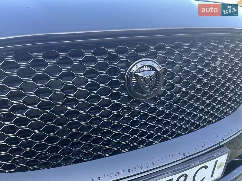 Позашляховик / Кросовер Jaguar F-Pace 2016 в Києві