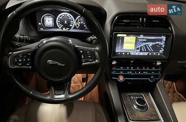 Внедорожник / Кроссовер Jaguar F-Pace 2017 в 