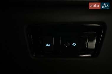 Внедорожник / Кроссовер Jaguar F-Pace 2017 в 