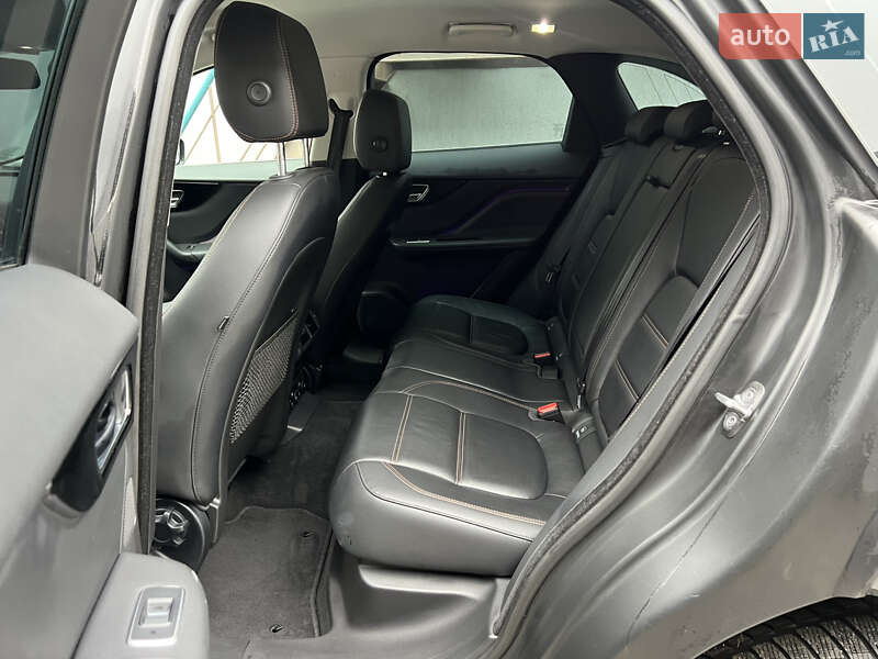 Позашляховик / Кросовер Jaguar F-Pace 2017 в Луцьку