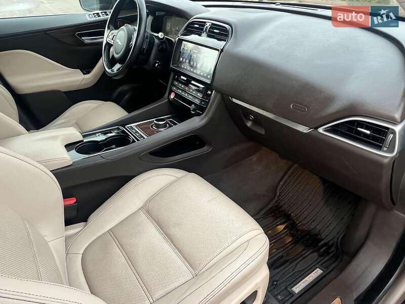 Внедорожник / Кроссовер Jaguar F-Pace 2016 в Киеве фото 51 Внедорожник / Кроссовер Jaguar F-Pace 2016 в Киеве