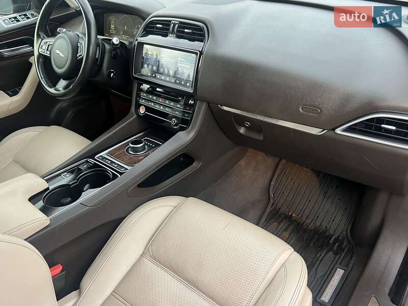 Внедорожник / Кроссовер Jaguar F-Pace 2016 в Киеве фото 53 Внедорожник / Кроссовер Jaguar F-Pace 2016 в Киеве