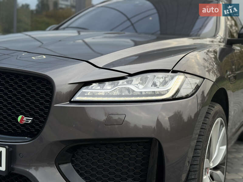 Позашляховик / Кросовер Jaguar F-Pace 2016 в Запоріжжі