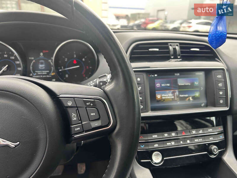Внедорожник / Кроссовер Jaguar F-Pace 2016 в Киеве