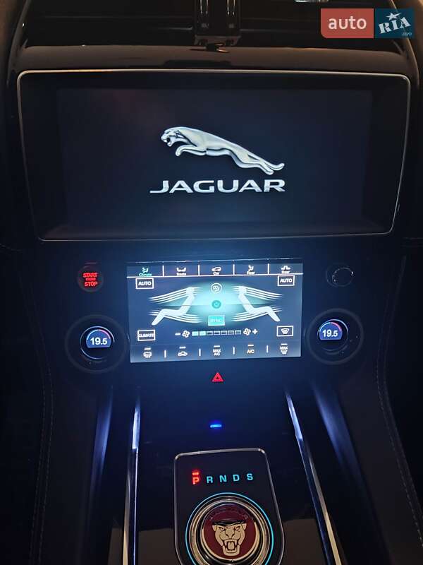 Внедорожник / Кроссовер Jaguar F-Pace 2016 в Киеве фото 18 Внедорожник / Кроссовер Jaguar F-Pace 2016 в Киеве
