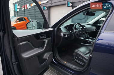 Внедорожник / Кроссовер Jaguar F-Pace 2017 в 