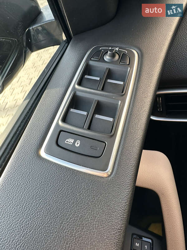 Внедорожник / Кроссовер Jaguar F-Pace 2016 в Черновцах фото 12 Внедорожник / Кроссовер Jaguar F-Pace 2016 в Черновцах