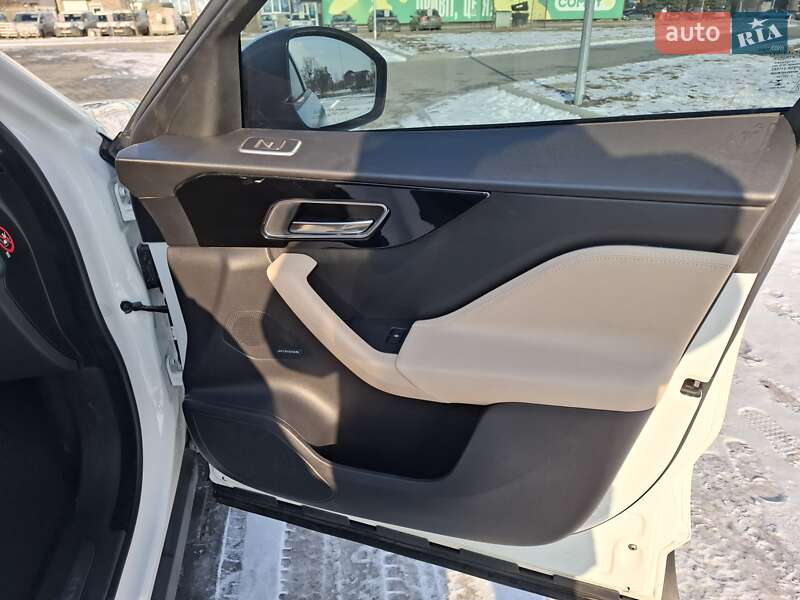 Позашляховик / Кросовер Jaguar F-Pace 2017 в Черкасах
