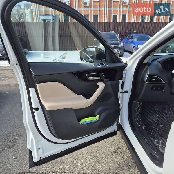 Внедорожник / Кроссовер Jaguar F-Pace 2017 в Киеве фото 13 Внедорожник / Кроссовер Jaguar F-Pace 2017 в Киеве