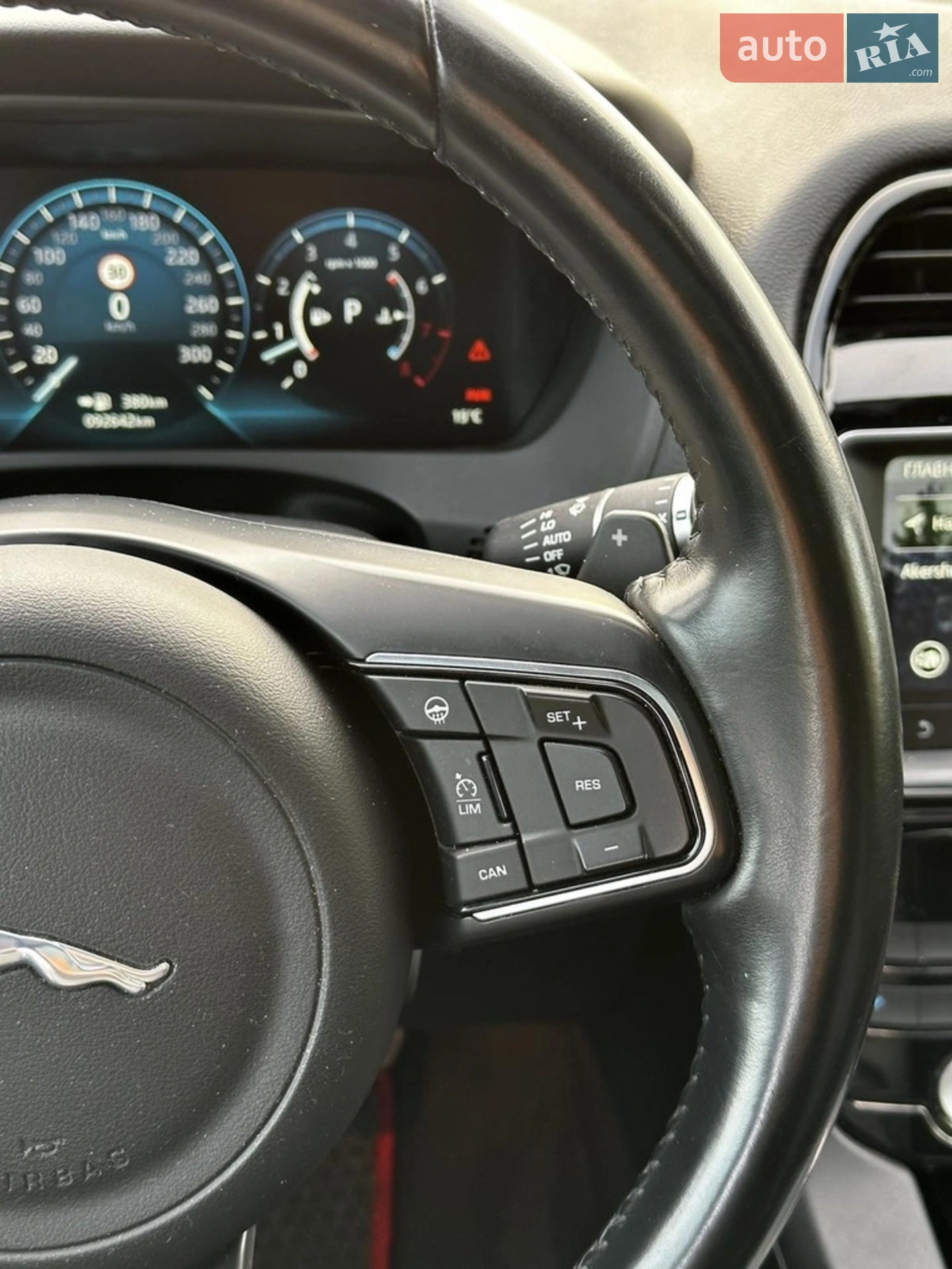 2016 Jaguar F-Pace - мініатюра 36