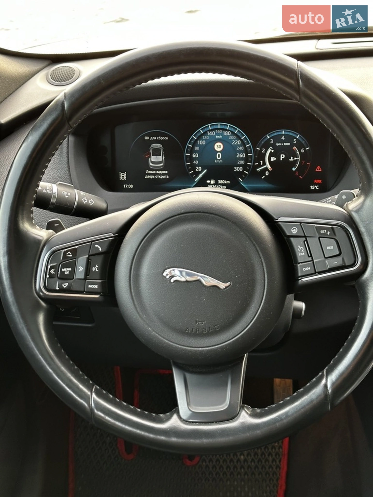 2016 Jaguar F-Pace - мініатюра 35