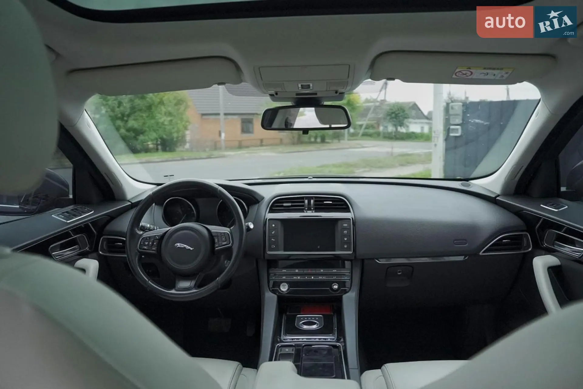 2016 Jaguar F-Pace - мініатюра 39