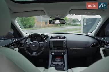 Внедорожник / Кроссовер Jaguar F-Pace 2016 в 