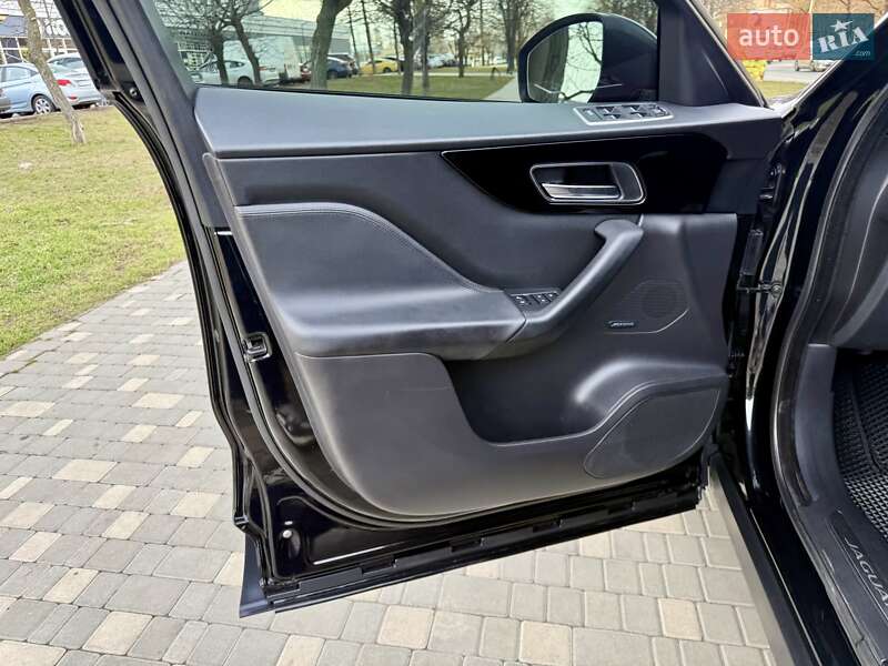 Позашляховик / Кросовер Jaguar F-Pace 2016 в Одесі фото 26 Позашляховик / Кросовер Jaguar F-Pace 2016 в Одесі