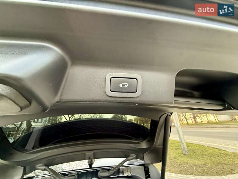 Позашляховик / Кросовер Jaguar F-Pace 2016 в Одесі фото 77 Позашляховик / Кросовер Jaguar F-Pace 2016 в Одесі