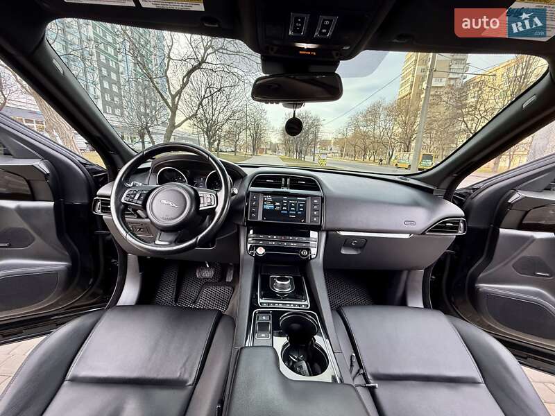 Позашляховик / Кросовер Jaguar F-Pace 2016 в Одесі фото 97 Позашляховик / Кросовер Jaguar F-Pace 2016 в Одесі