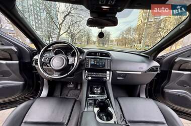 Внедорожник / Кроссовер Jaguar F-Pace 2016 в 
