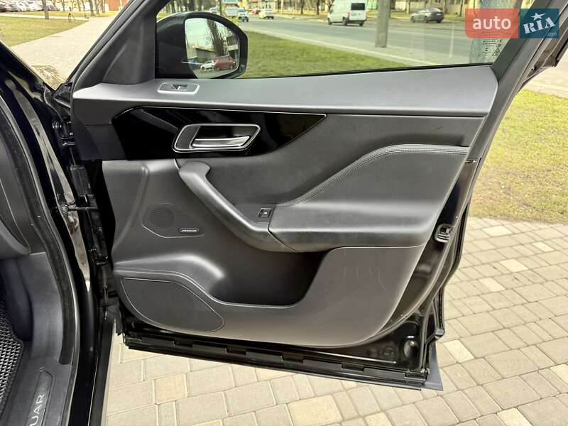 Позашляховик / Кросовер Jaguar F-Pace 2016 в Одесі фото 103 Позашляховик / Кросовер Jaguar F-Pace 2016 в Одесі