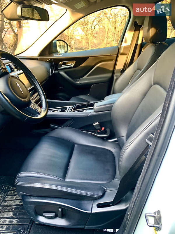 Позашляховик / Кросовер Jaguar F-Pace 2016 в Кам'янець-Подільському