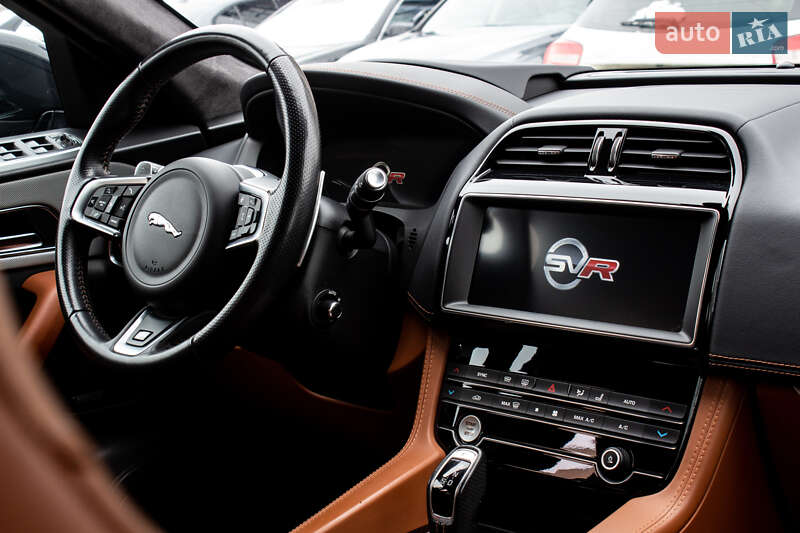 Позашляховик / Кросовер Jaguar F-Pace 2019 в Львові