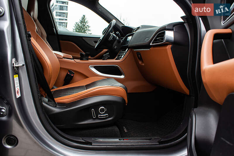 Позашляховик / Кросовер Jaguar F-Pace 2019 в Львові
