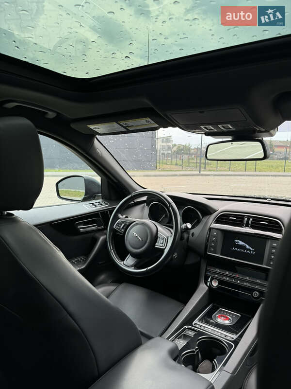 Внедорожник / Кроссовер Jaguar F-Pace 2016 в Ивано-Франковске