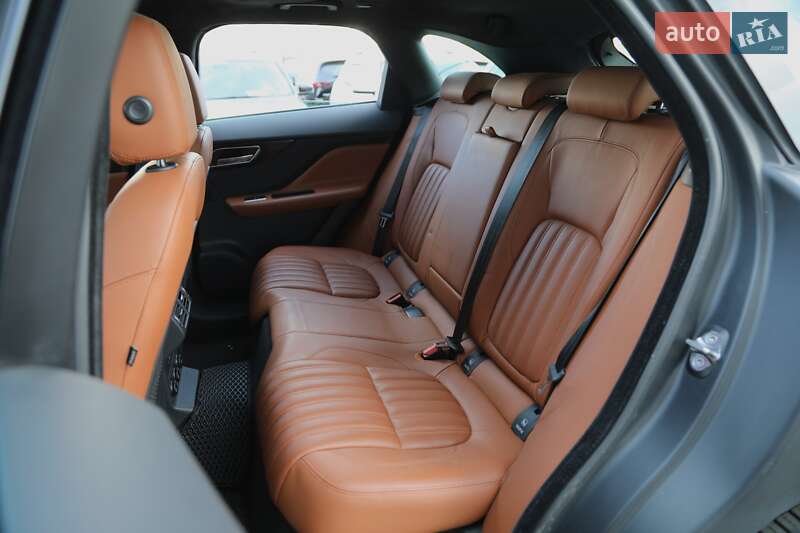 Позашляховик / Кросовер Jaguar F-Pace 2015 в Харкові